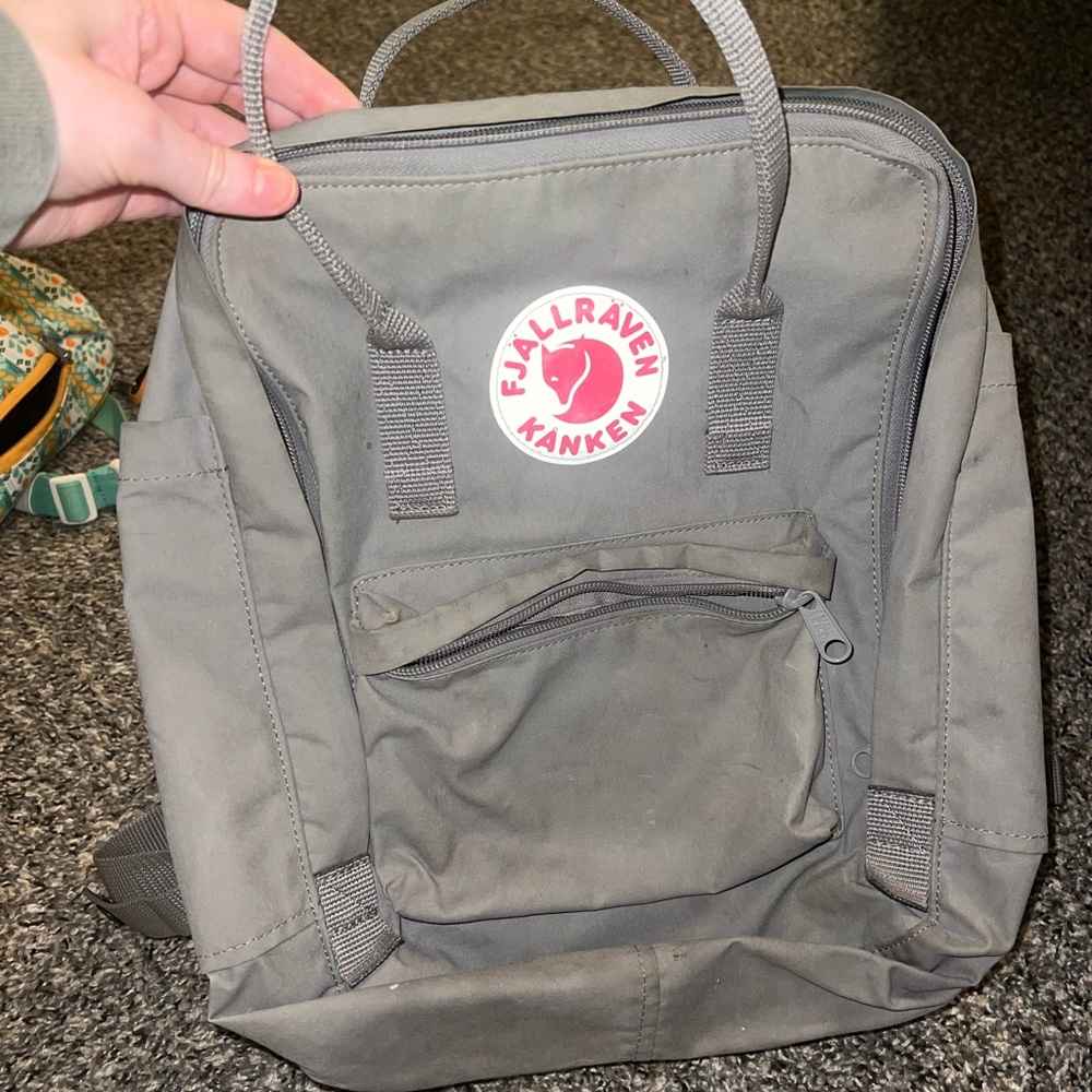 Fjällräven grey Kanken laptop 17”